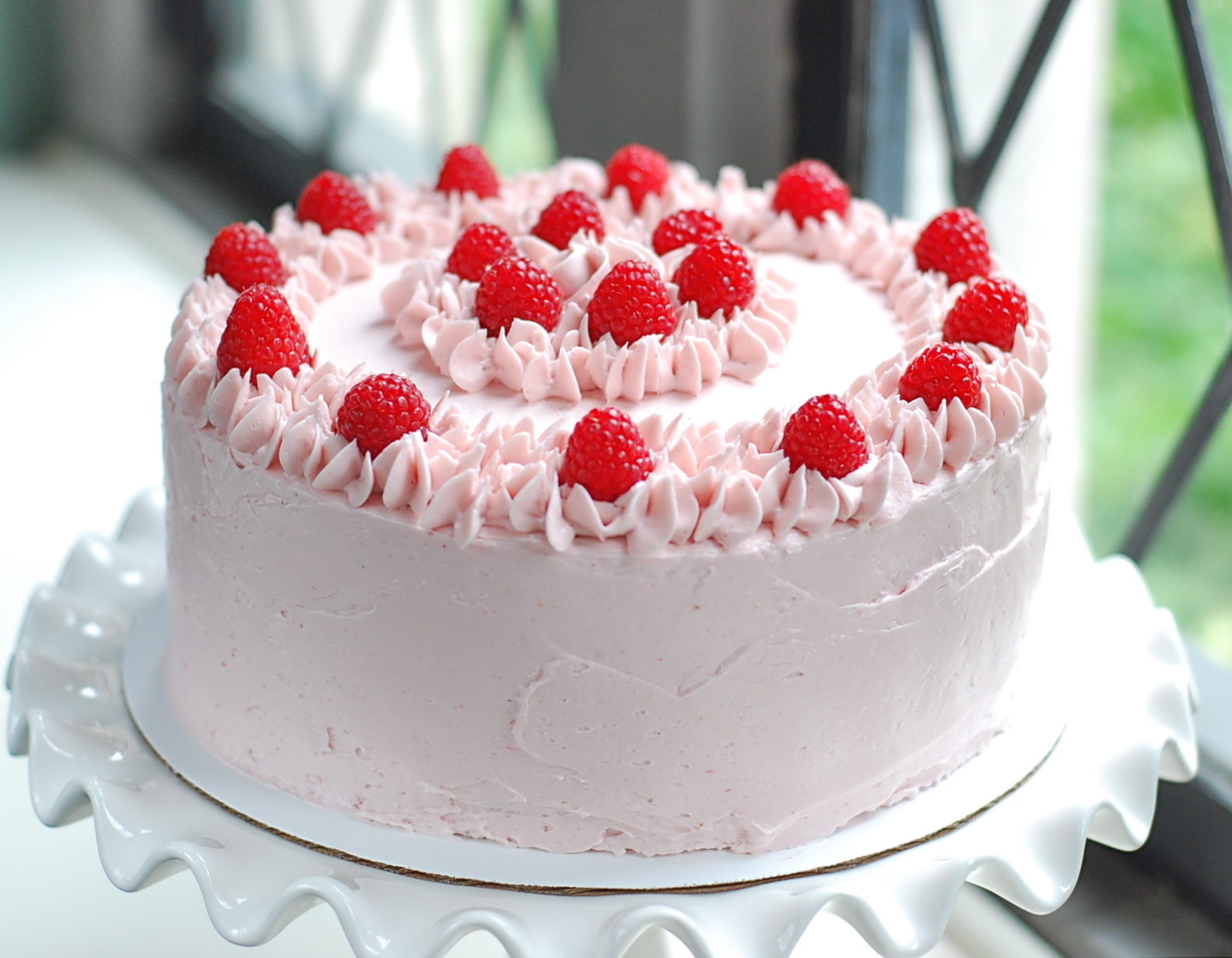 Инструмент красивее торты газопровод. Красивые торты. Красивые торты на день рождения. Очень красивые тортики. Красиво украсить торт.