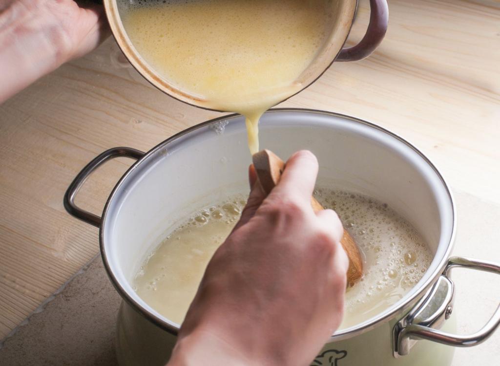 Как варить молочный суп с лапшой