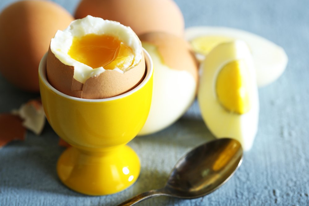 Как варить яйцо всмятку