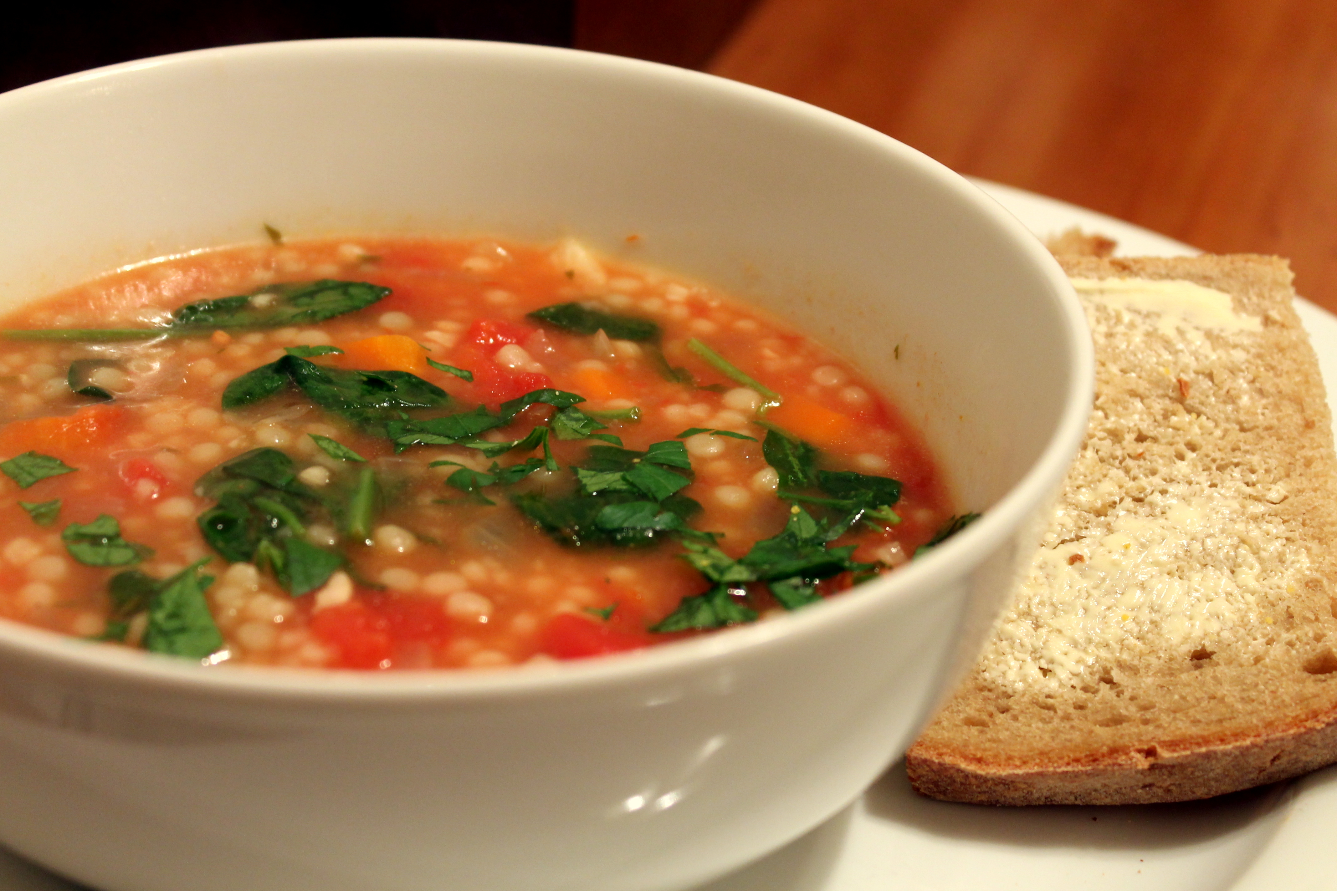 Простые и вкусные супы на каждый день. Супы. Суп с кускусом. Томатный суп с кускусом. Суп с кус кусом и курицей.
