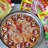 Пицца "Новогодние часы"