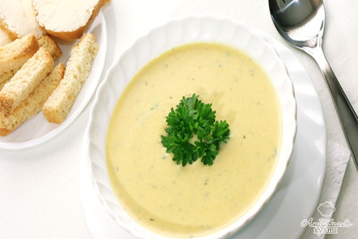 Простой и популярный суп пюре из картофеля.
